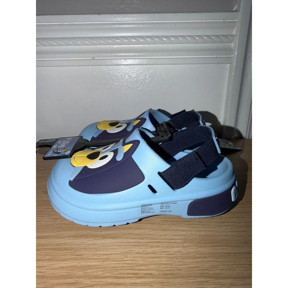 Boys bluey clogs size 9/10